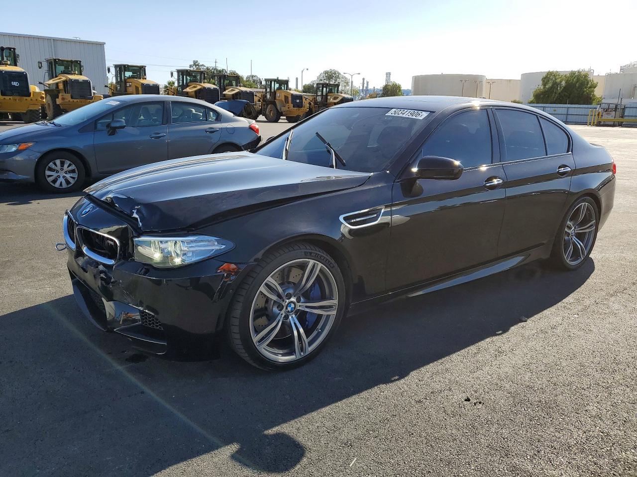 2014 BMW M5, VIN WBSFV9C55ED097440 — Перед