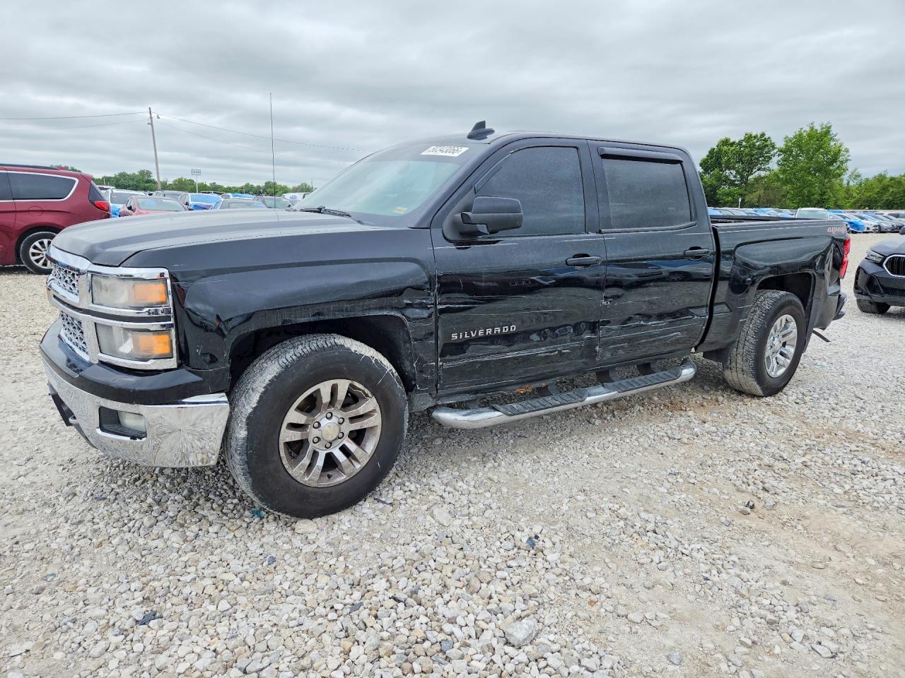 2015 Chevrolet Silverado 1500 LT, VIN 3GCUKRECXFG489756 — Front end
