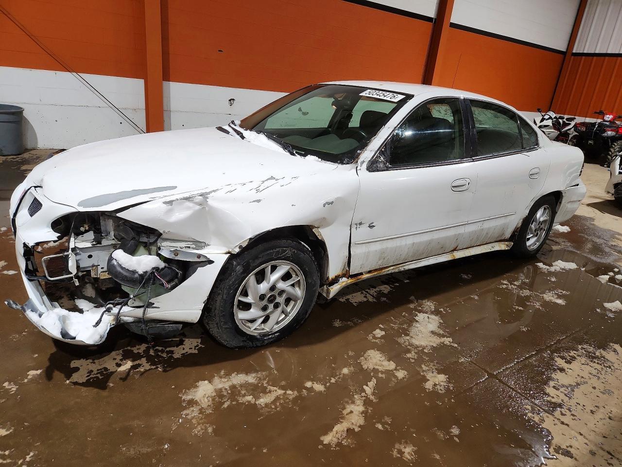 2005 Pontiac Grand Am SE, VIN 1G2NE52E25M177232 — Front end