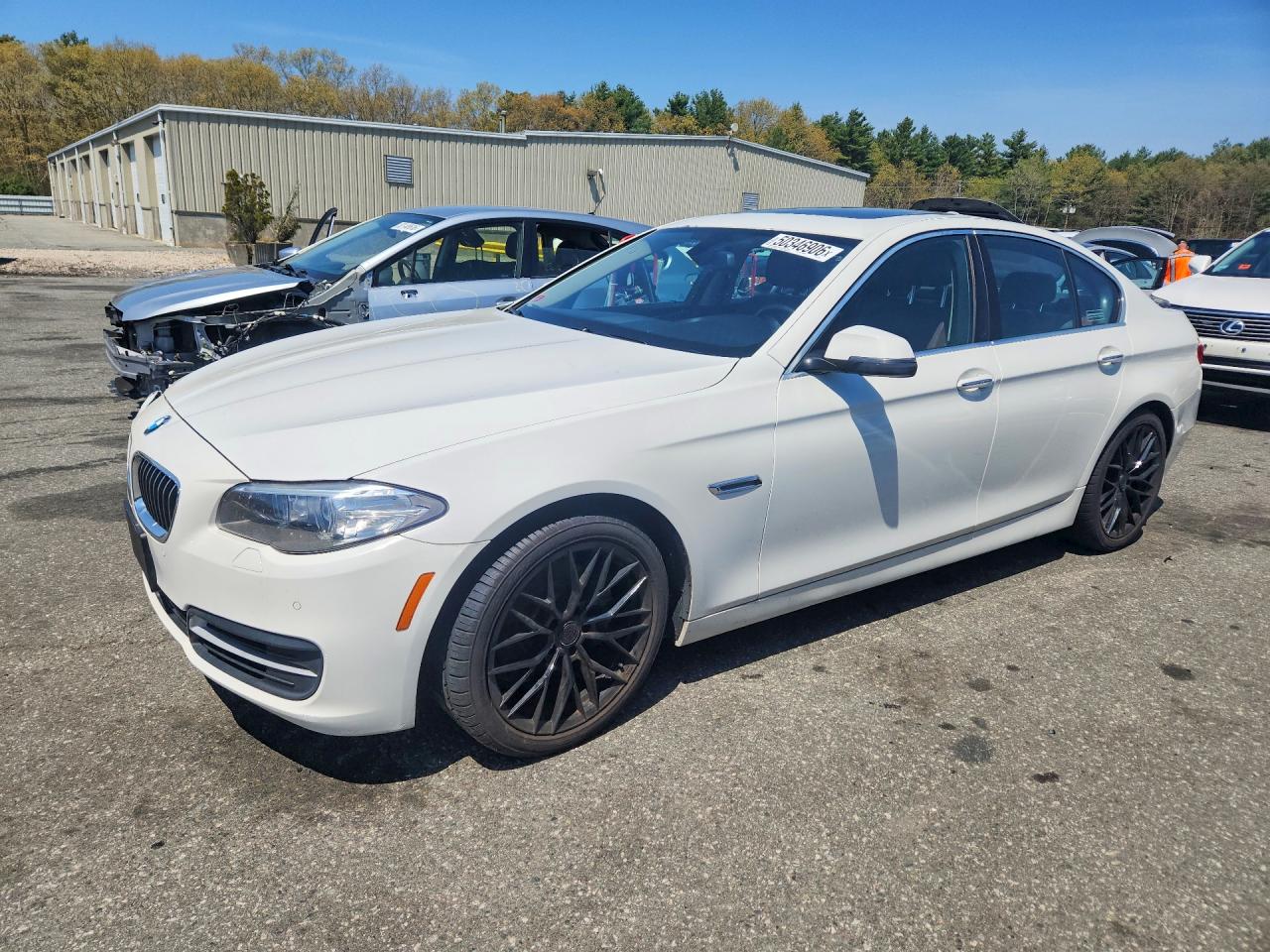 2014 BMW 5 Series 528i xDrive, VIN WBA5A7C5XED219516 — Front end