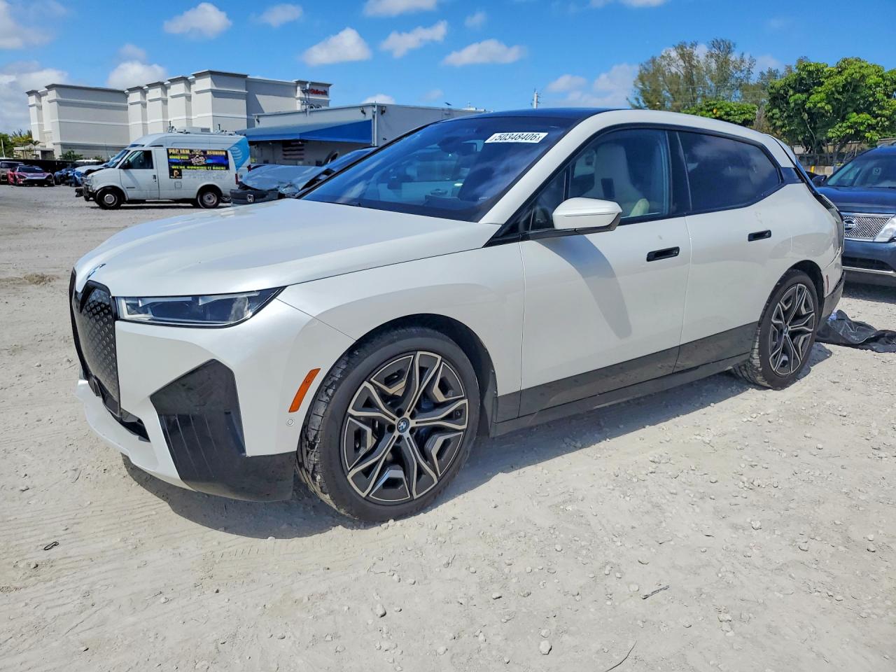 2023 BMW iX xDrive50, VIN WB523CF0XPCM64118 — Зад