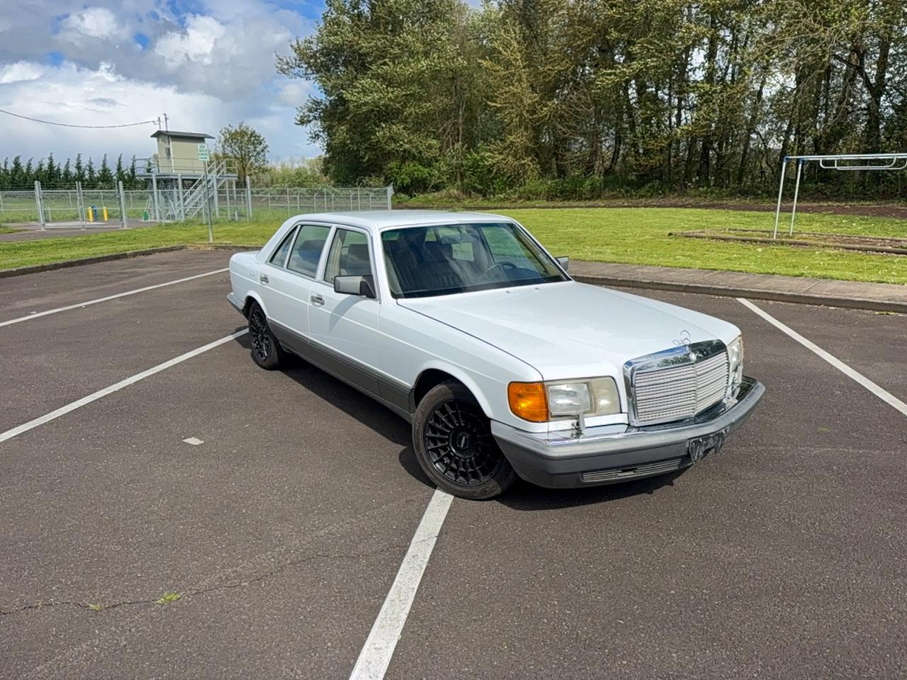 1988 Mercedes-Benz 300, VIN WDBCA25D3JA376767 — Normal wear