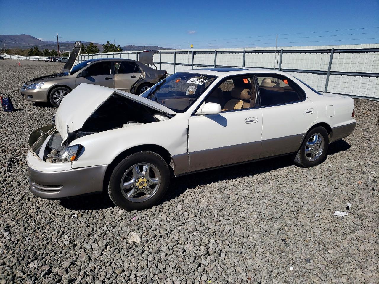1996 Lexus ES 300, VIN JT8BF12GXT0146707 — Перед