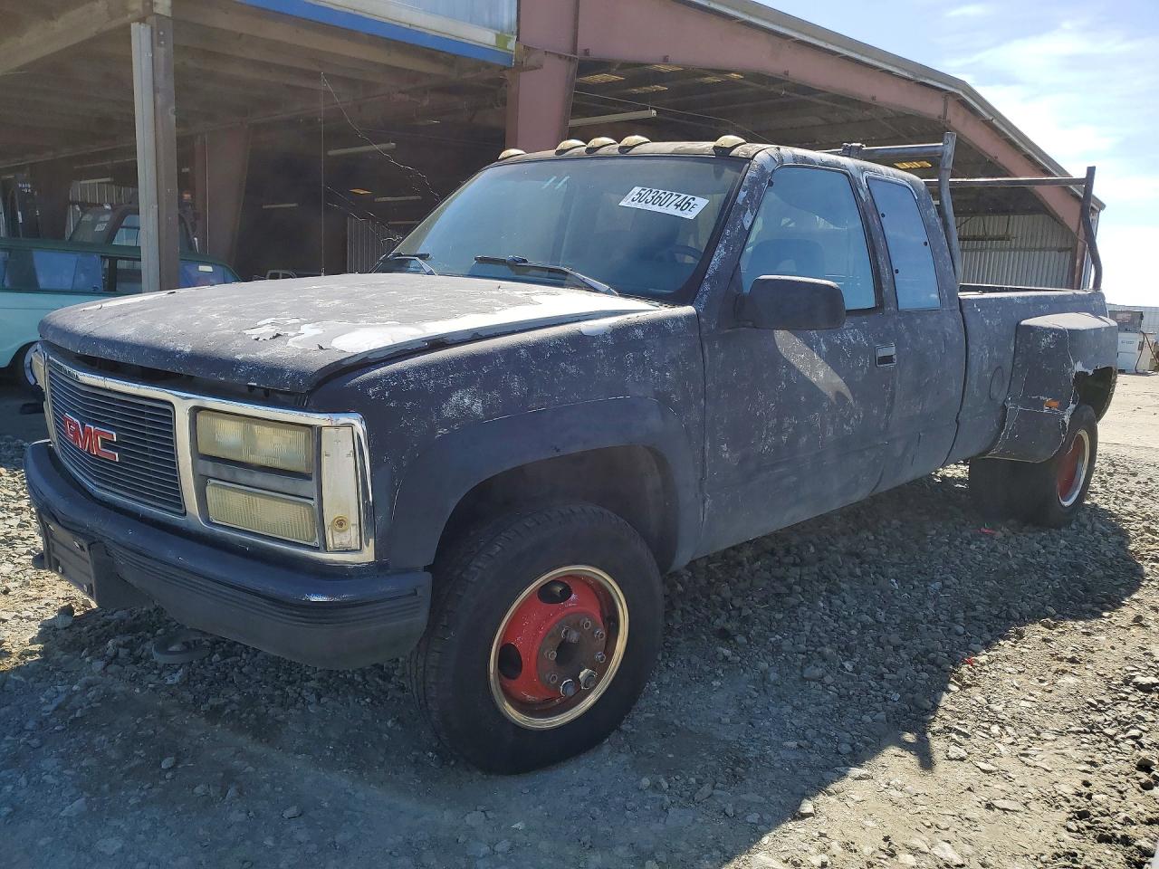 1993 GMC Sierra 3500, VIN 1GTHK39N2PE526544 — Rear end