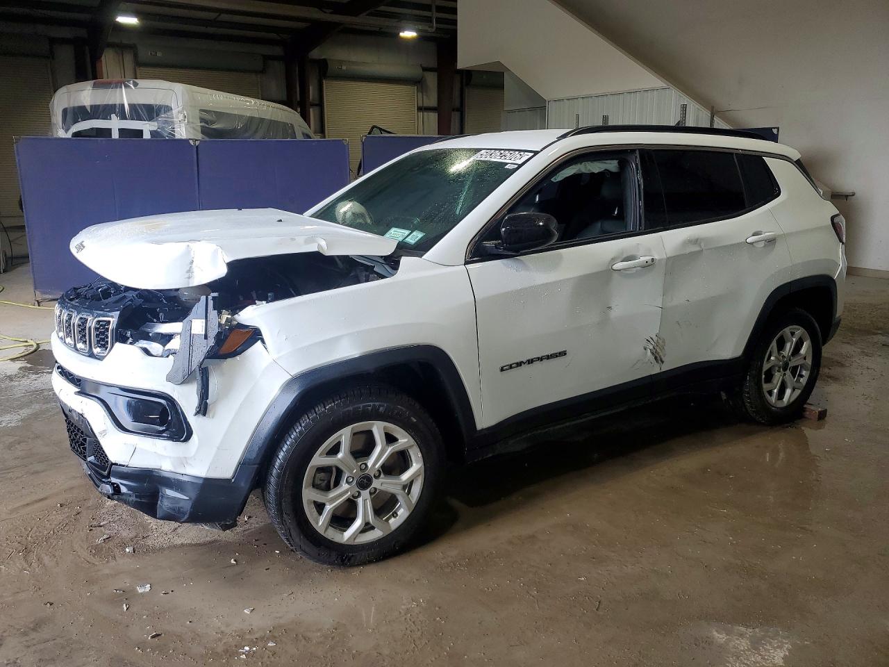 2025 Jeep Compass Latitude, VIN 3C4NJDBN4ST580023 — Front end