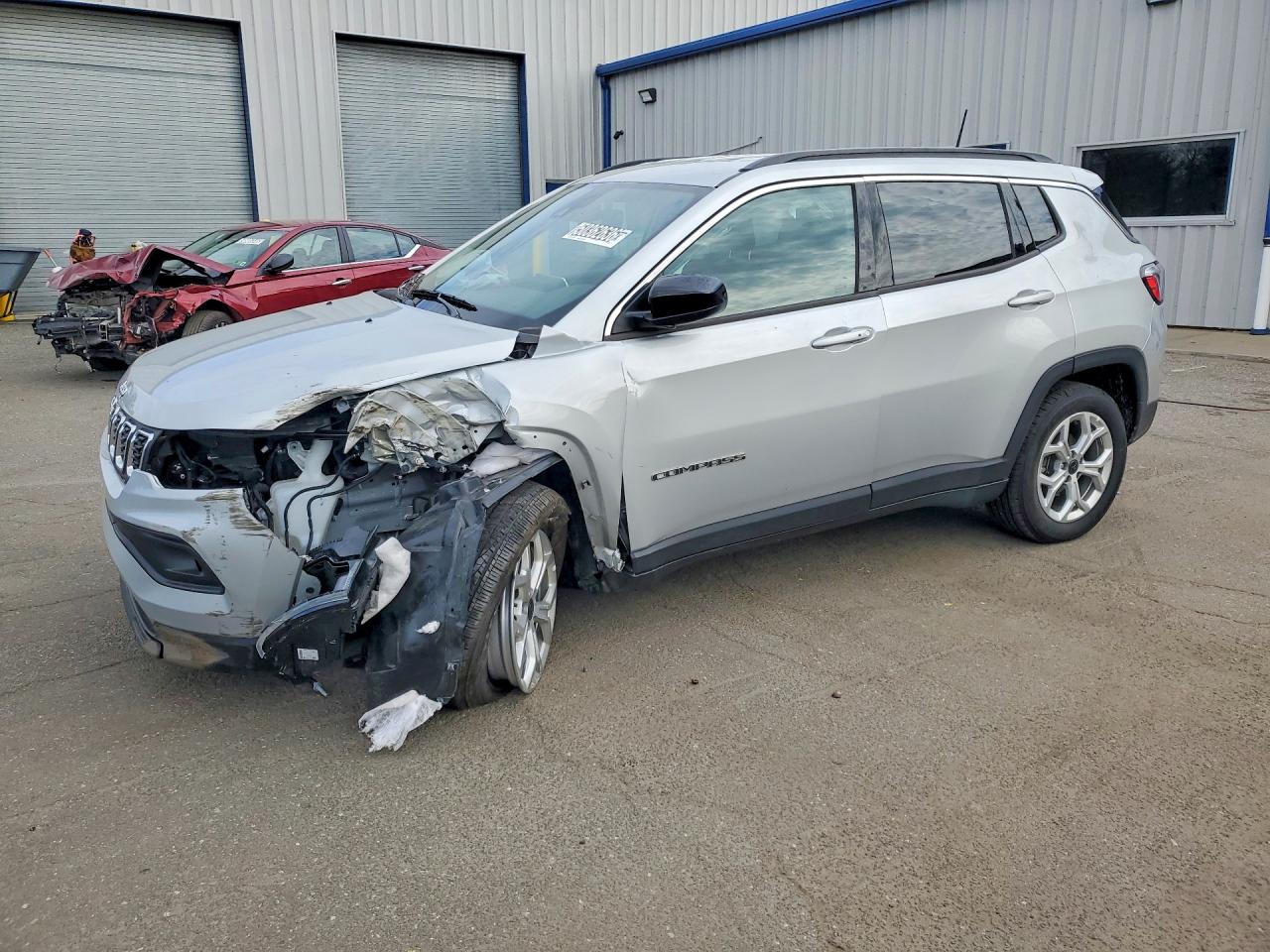 2025 Jeep Compass Latitude, VIN 3C4NJDBN9ST620516 — Front end