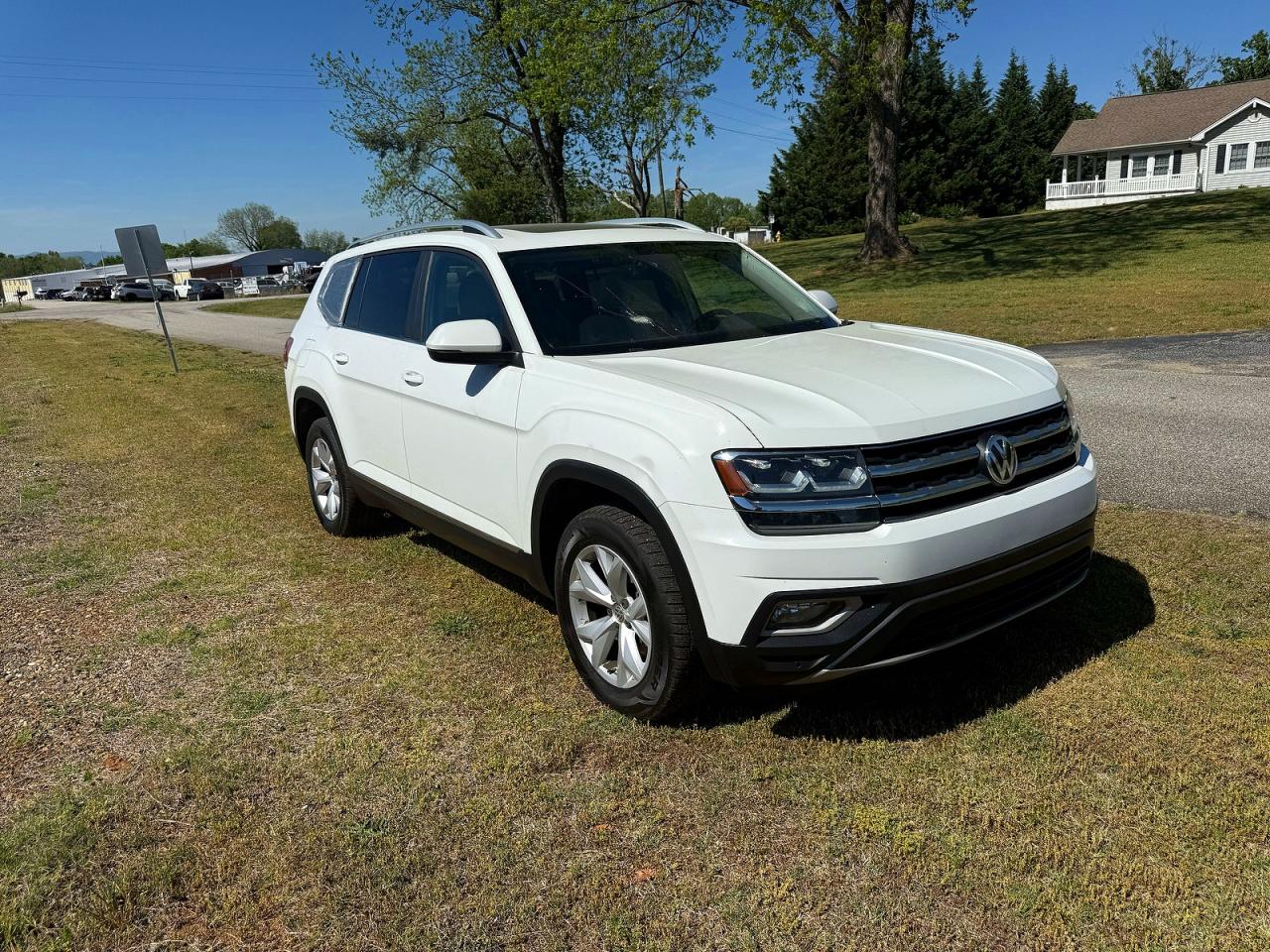 2018 Volkswagen Atlas SEL, VIN 1V2ER2CA3JC562310 — Prior damage history