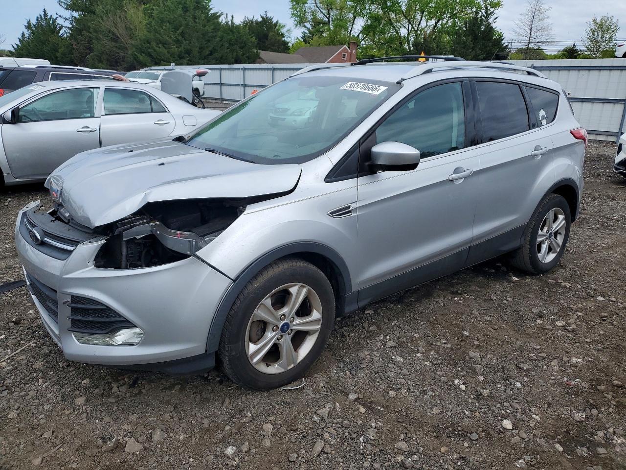 2015 Ford Escape SE, VIN 1FMCU0GX4FUA66374 — Front end