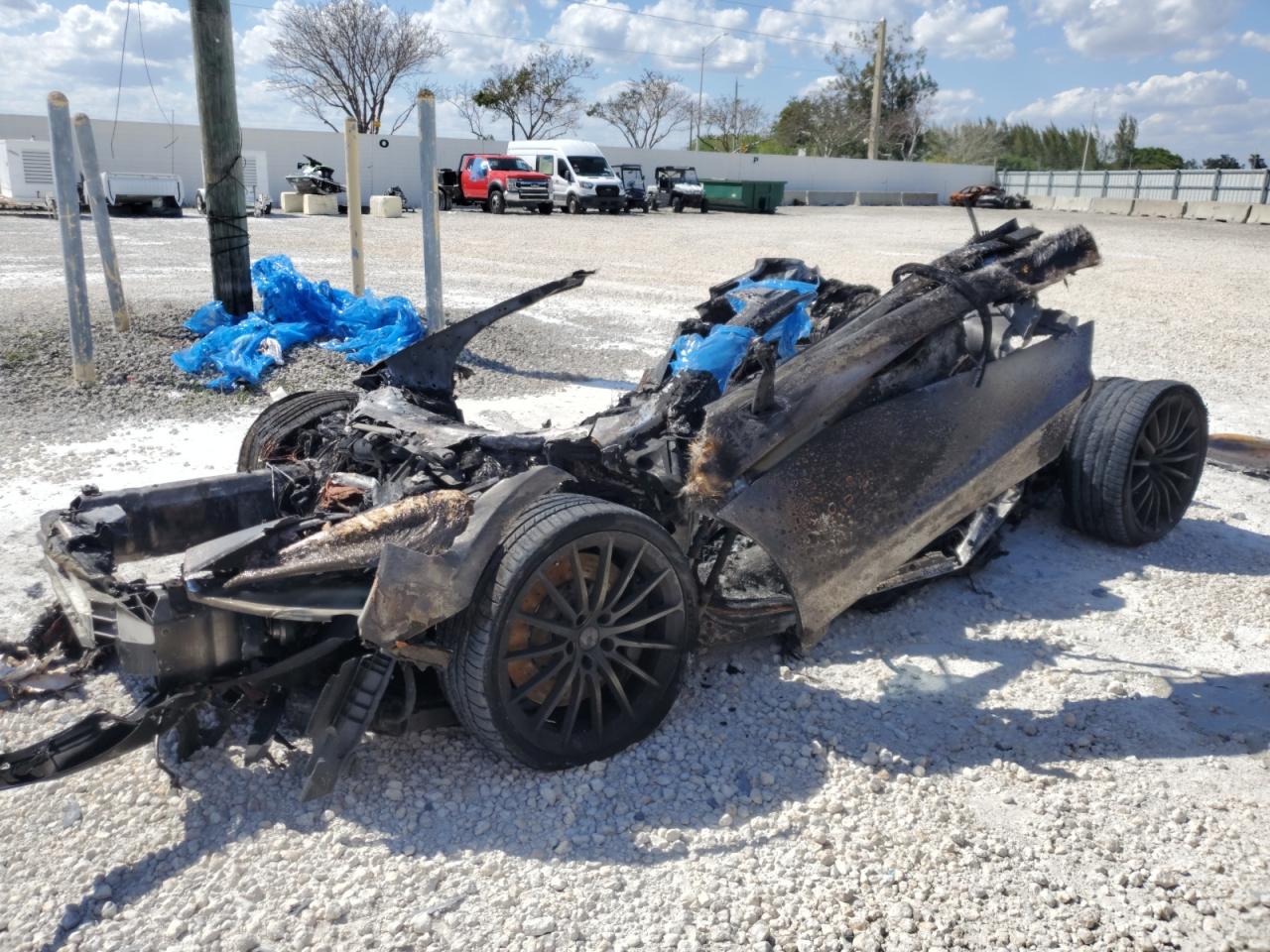 2017 McLaren 570GT, VIN SBM13GAA5HW002385 — Engine fire