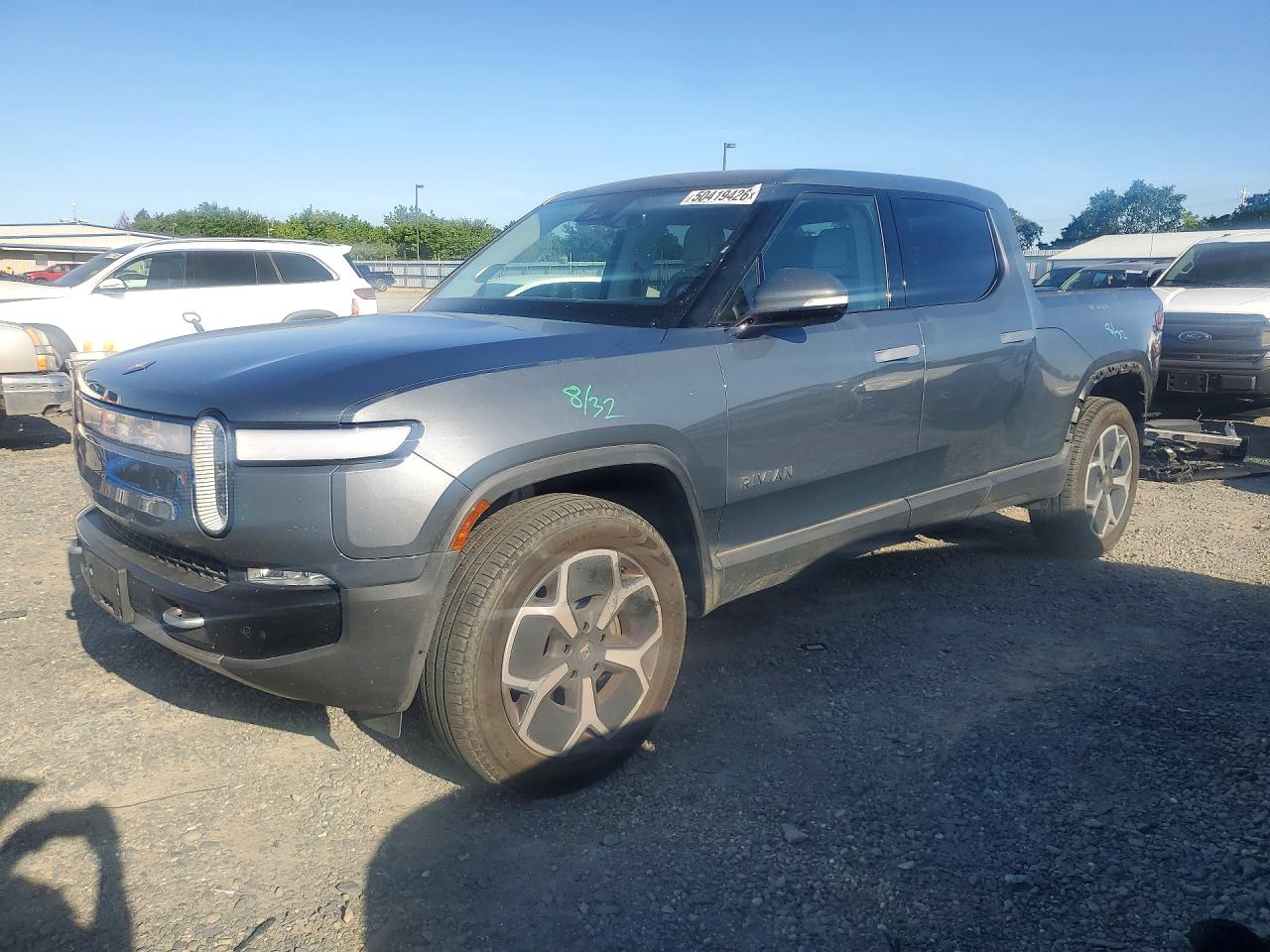 2024 Rivian R1T Adventure, VIN 7FCTGBAAXRN031679 — Rear end