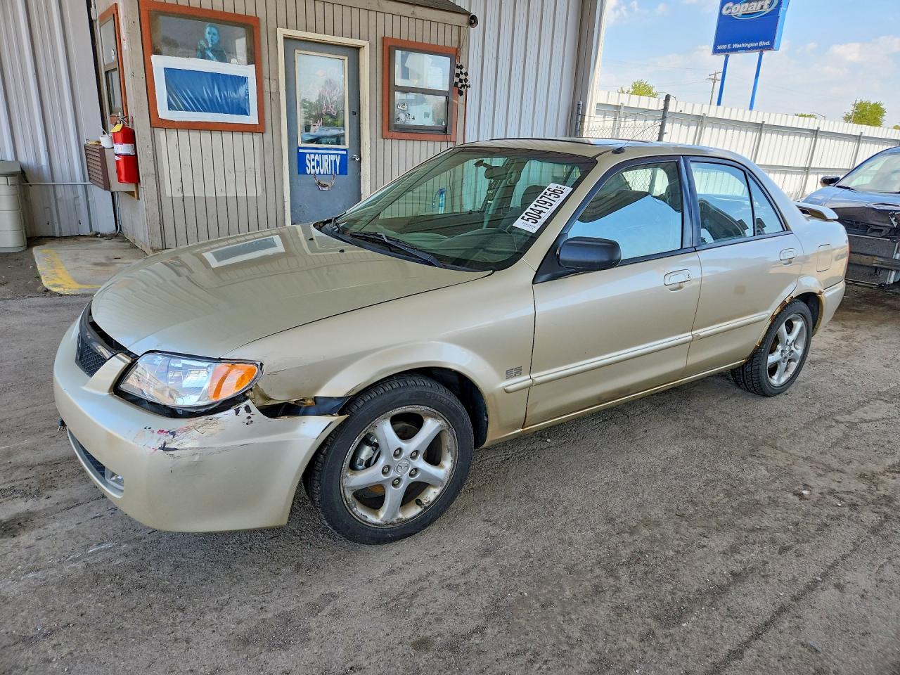 2001 Mazda Protege LX, VIN JM1BJ226910455501 — Перед