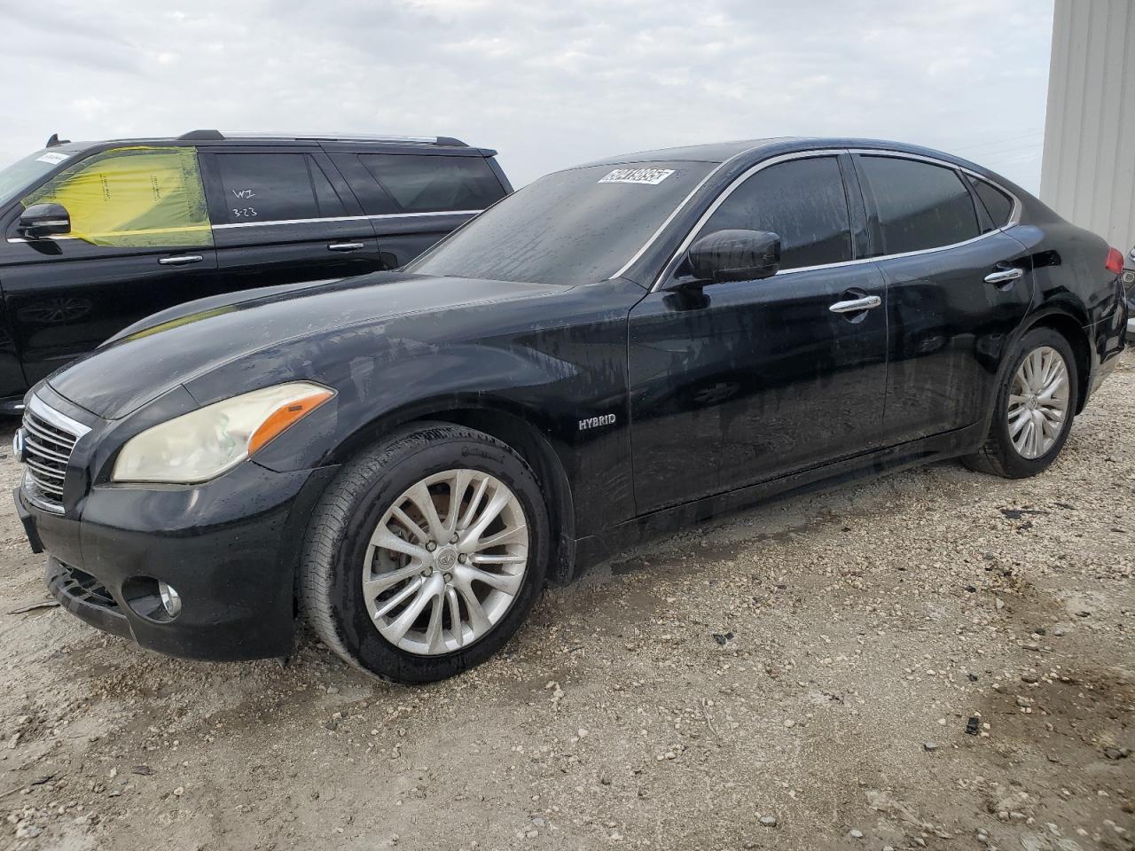2012 Infiniti M Hybrid, VIN JN1EY1AP7CM910275 — Auction photo