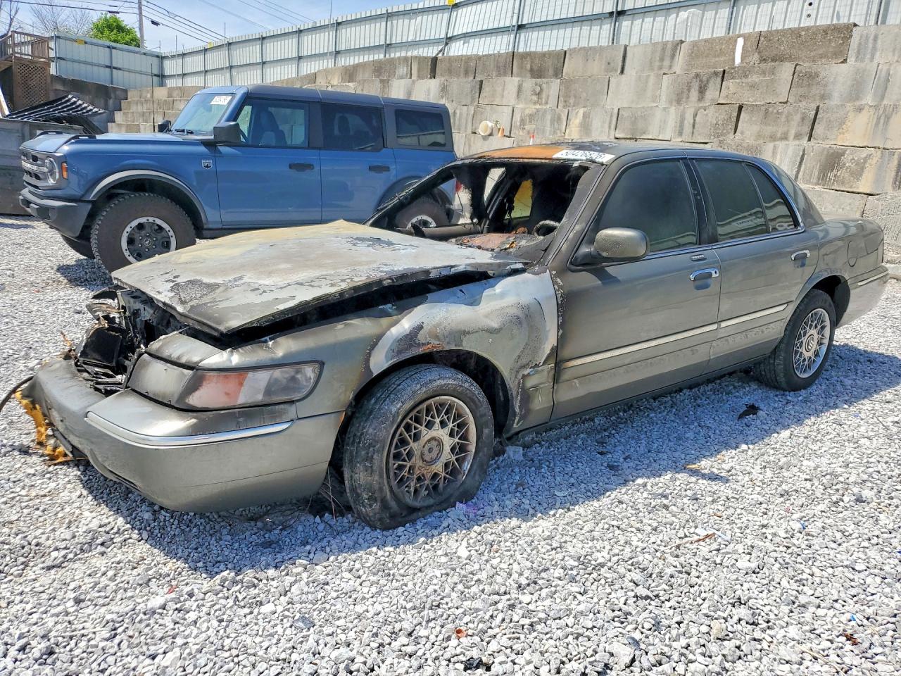 2001 Mercury Grand Marquis GS, VIN 2MEFM74W91X710750 — Burn