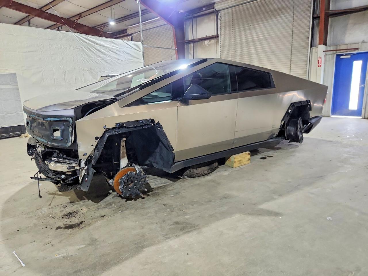 2026 Tesla Cybertruck Premium, VIN 7G2CEHED0TA090176 — Auction photo