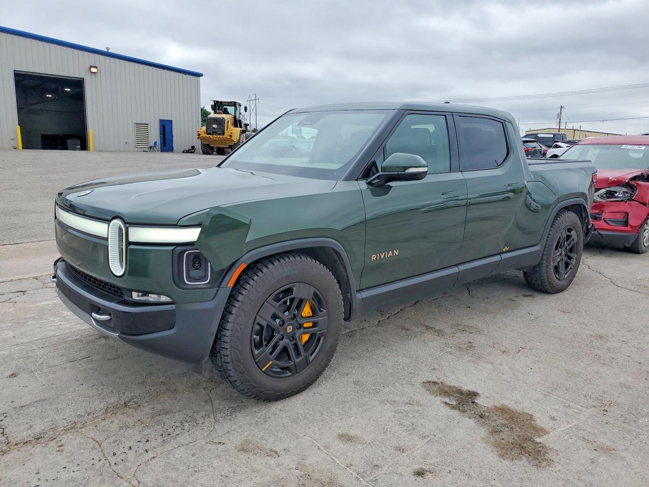 2023 Rivian R1T Adventure, VIN 7FCTGAAA9PN017439 — Rear end