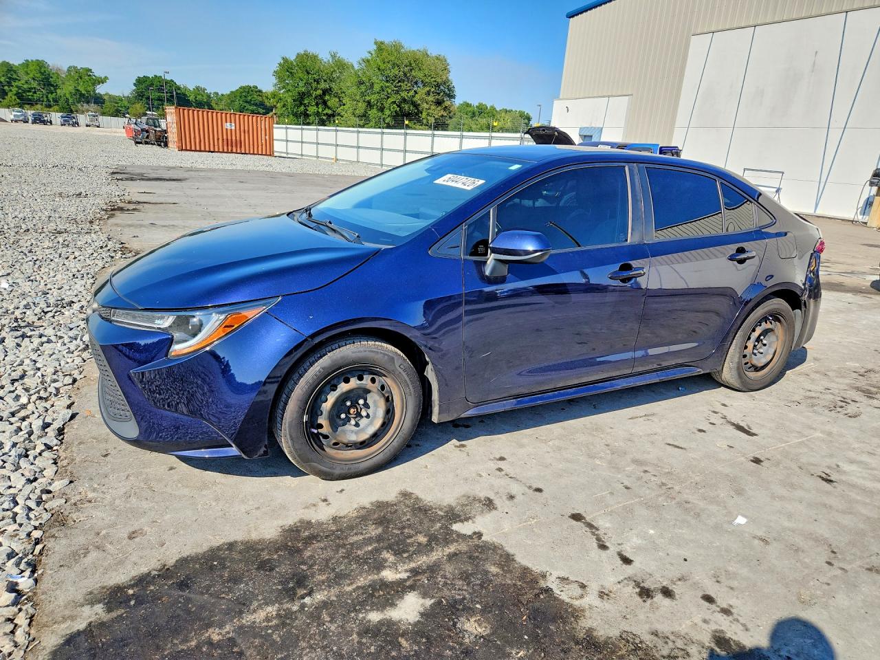 2021 Toyota Corolla LE, VIN JTDEPMAE6MJ178014 — Side