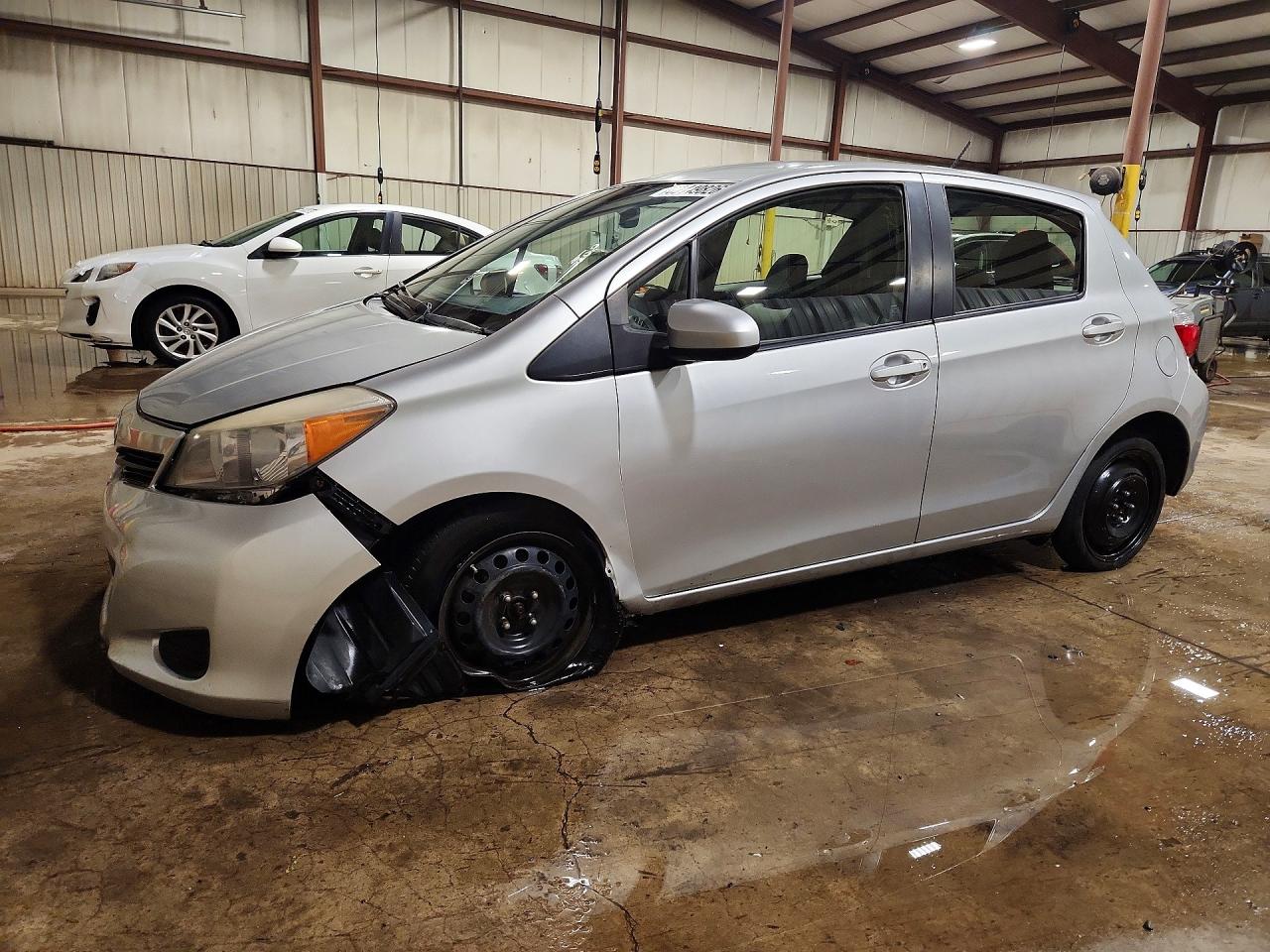 2014 Toyota Yaris LE, VIN JTDKTUD3XED581731 — Front end