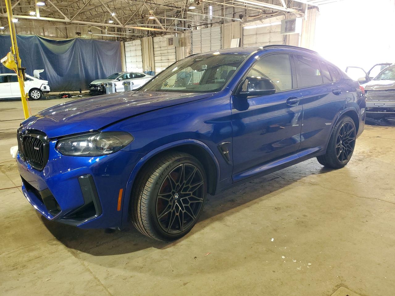 2024 BMW X4 M, VIN 5YM23EC09R9T64944 — Перед