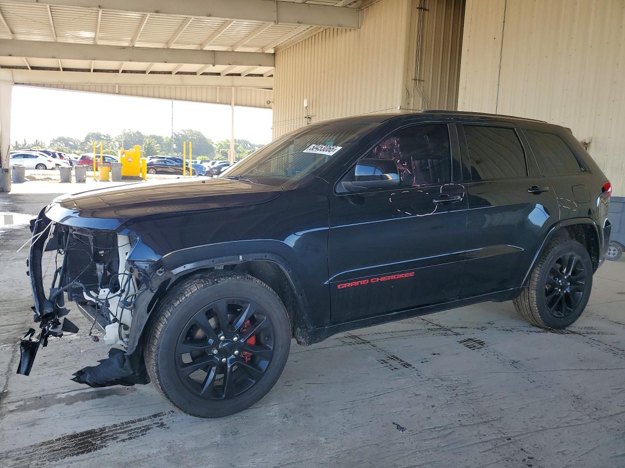 2019 Jeep Grand Cherokee Laredo E, VIN 1C4RJEAG2KC544160 — Front end