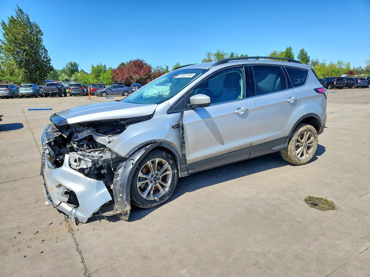 2017 Ford Escape SE, VIN 1FMCU9G92HUE24371 — Front end