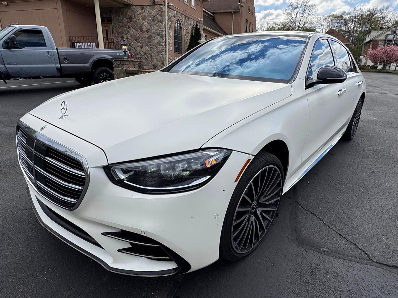 2023 Mercedes-Benz S 580, VIN W1K6G7GB7PA182621 — Minor dents and scratches