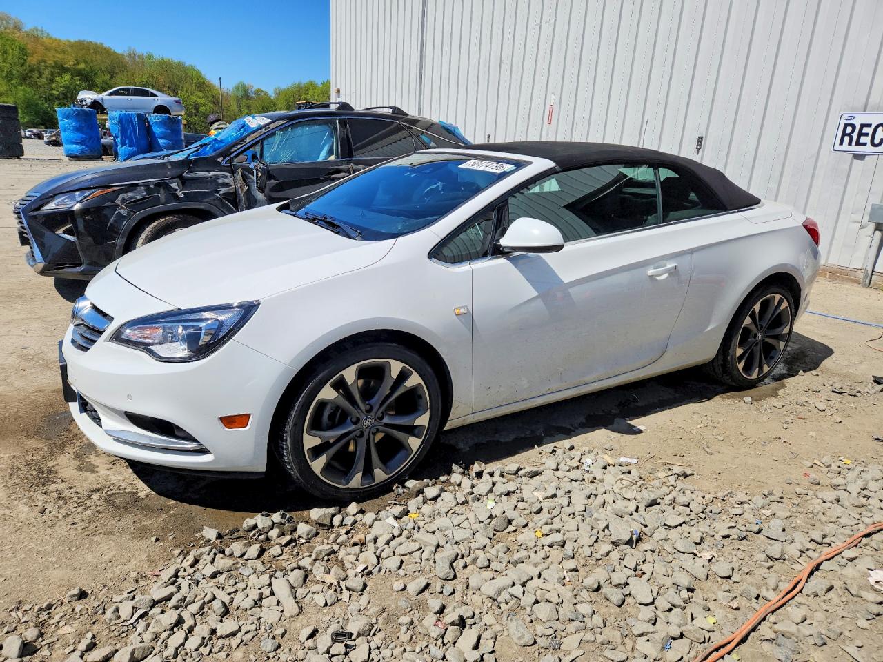 2019 Buick Cascada Premium, VIN W04WH3N57KG300261 — Front end