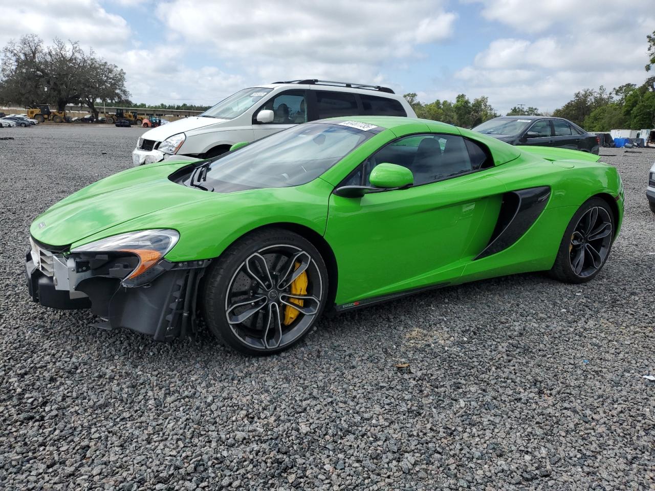 2015 McLaren 650S, VIN SBM11FAA7FW004815 — Front end