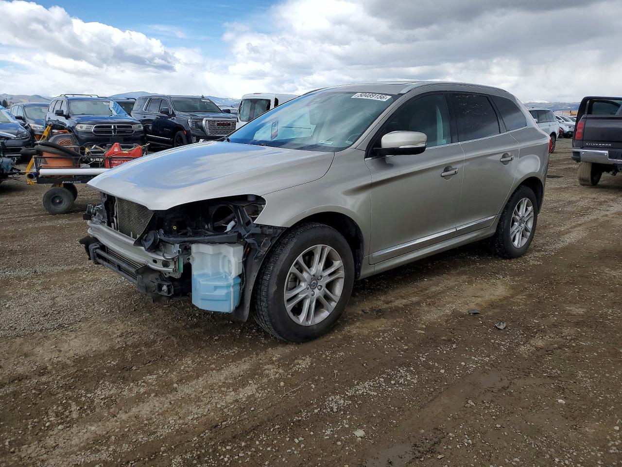 2015 Volvo XC60 T5, VIN YV4612RK9F2707339 — Front end