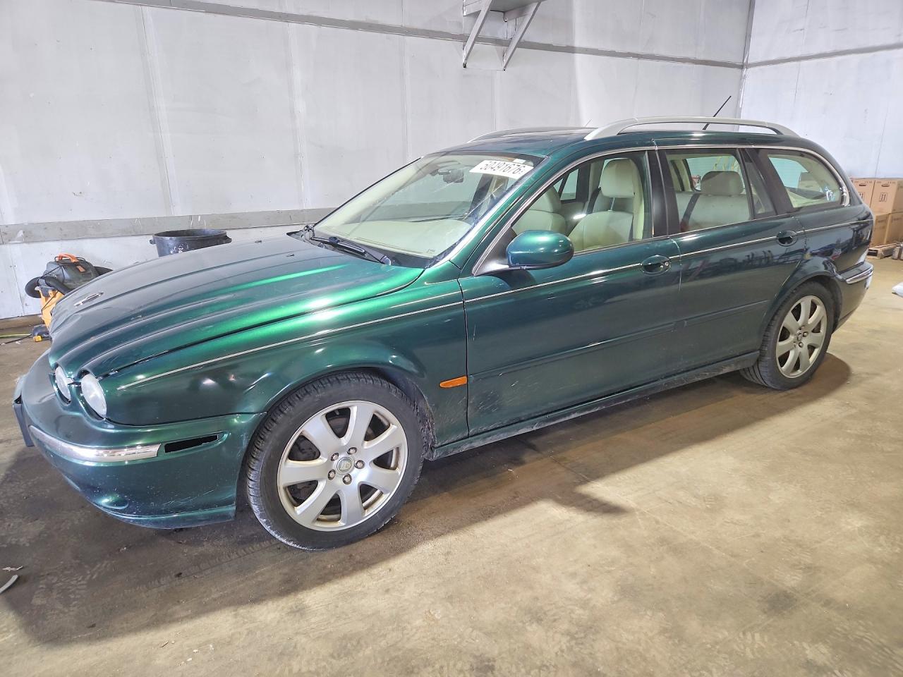 2005 Jaguar X-Type, VIN SAJWA54C35WE42045 — Front end