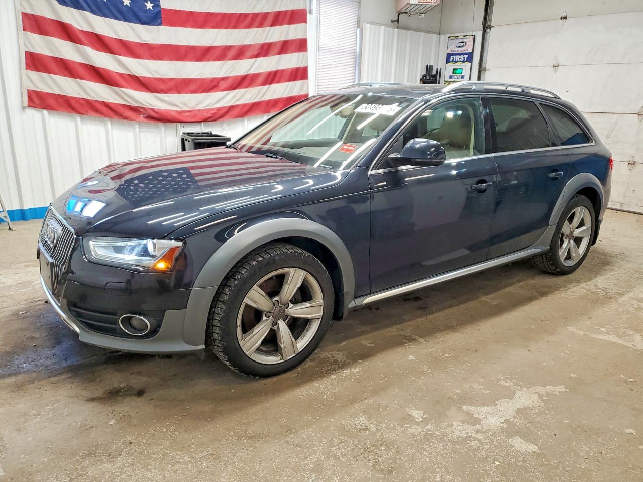 2015 Audi allroad A4 Premium Plus, VIN WA1UFAFL7FA115439 — Перед