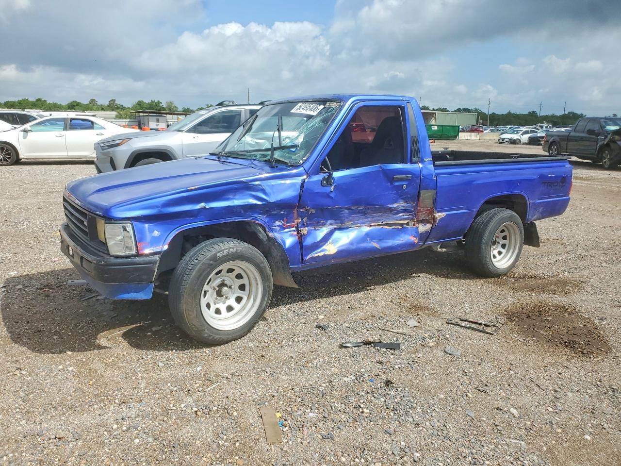 1988 Toyota Pickup, VIN JT4RN50R8J5148664 — Side