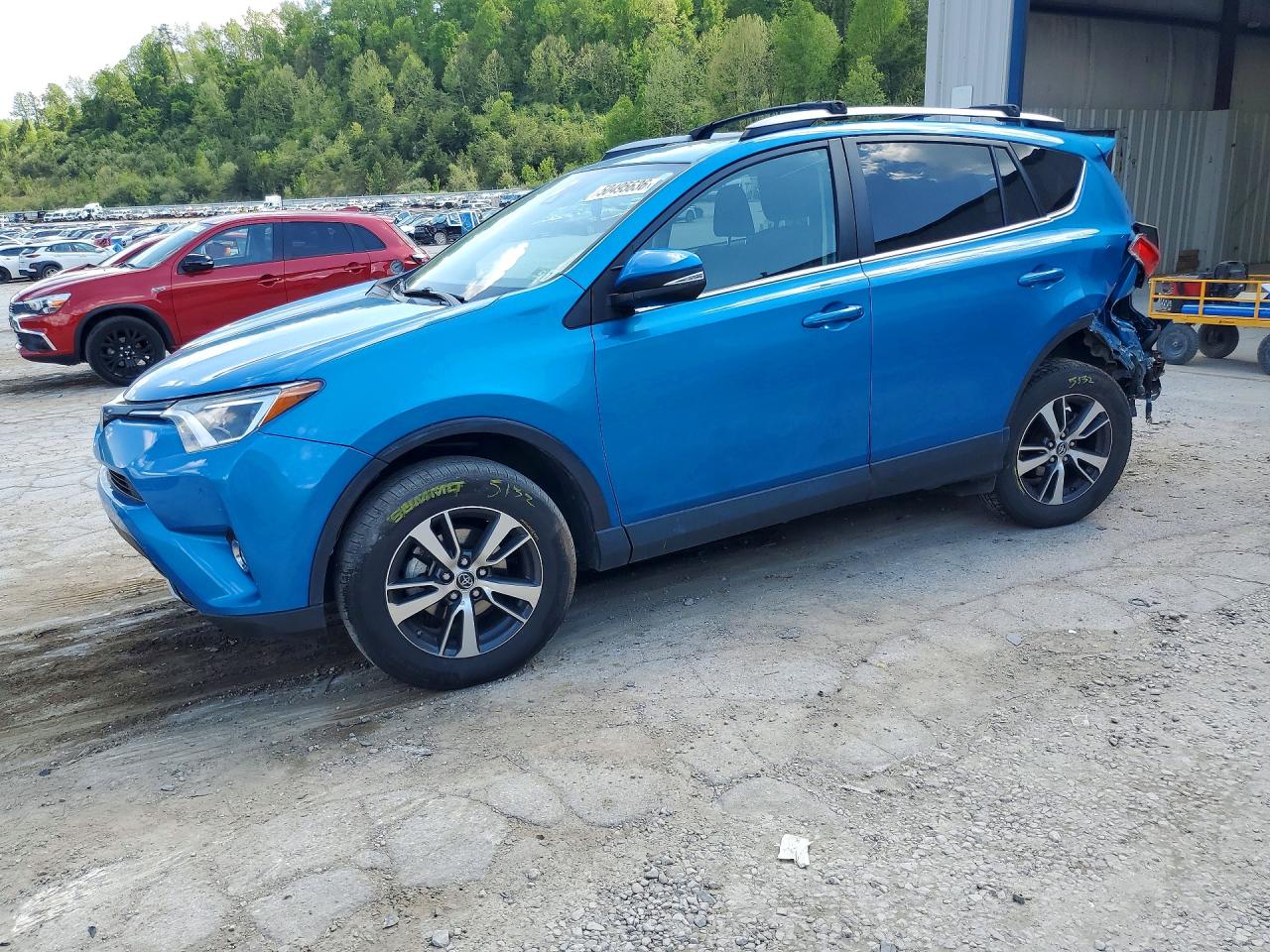 2018 Toyota RAV4 XLE, VIN 2T3RFREV8JW745994 — Rear end