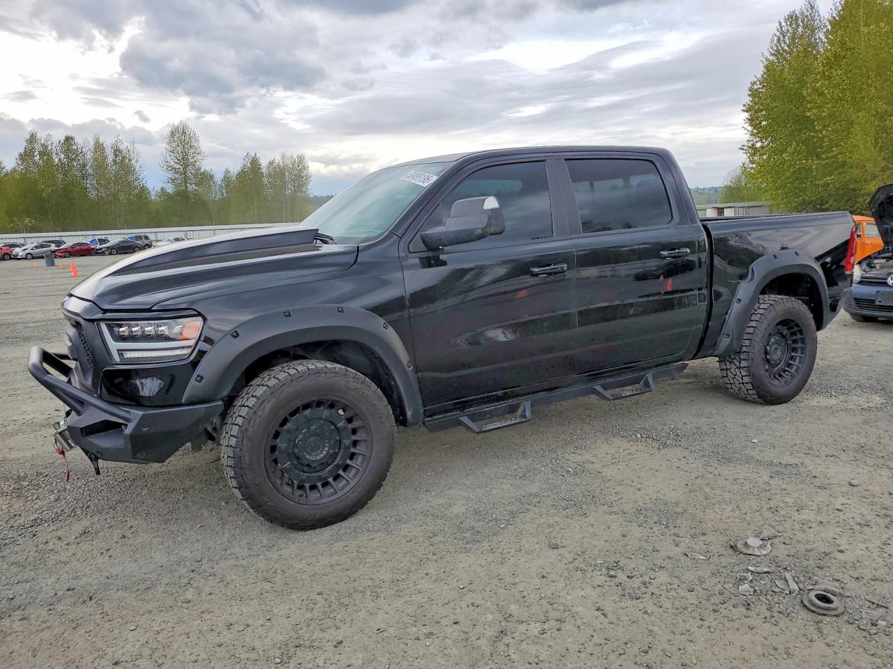 2021 Ram 1500 Laramie, VIN 1C6SRFJT9MN623305 — Повреждение рамы