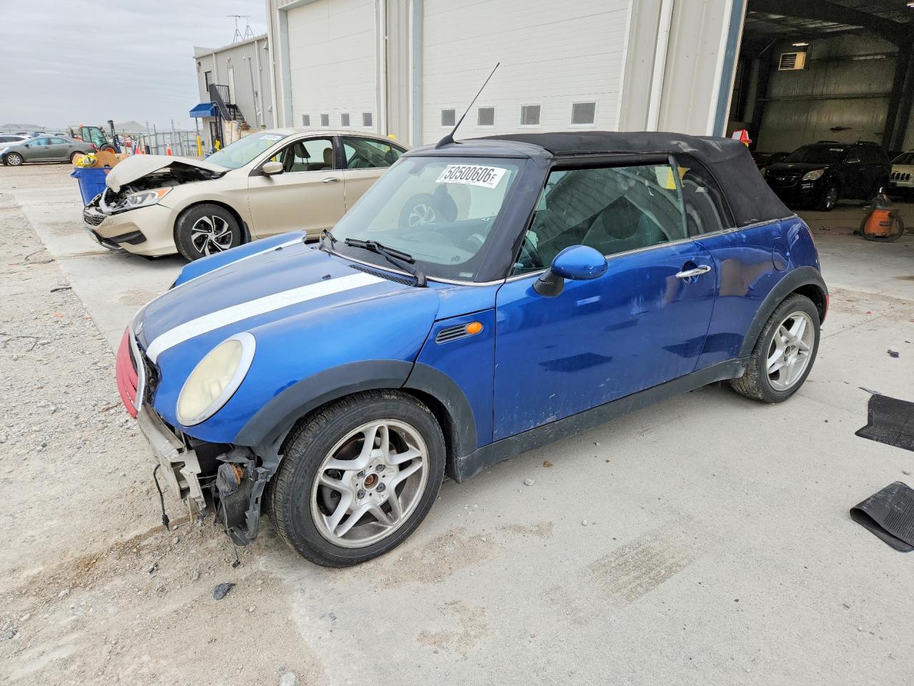 2007 MINI Convertible, VIN WMWRF33567TG16664 — Перед