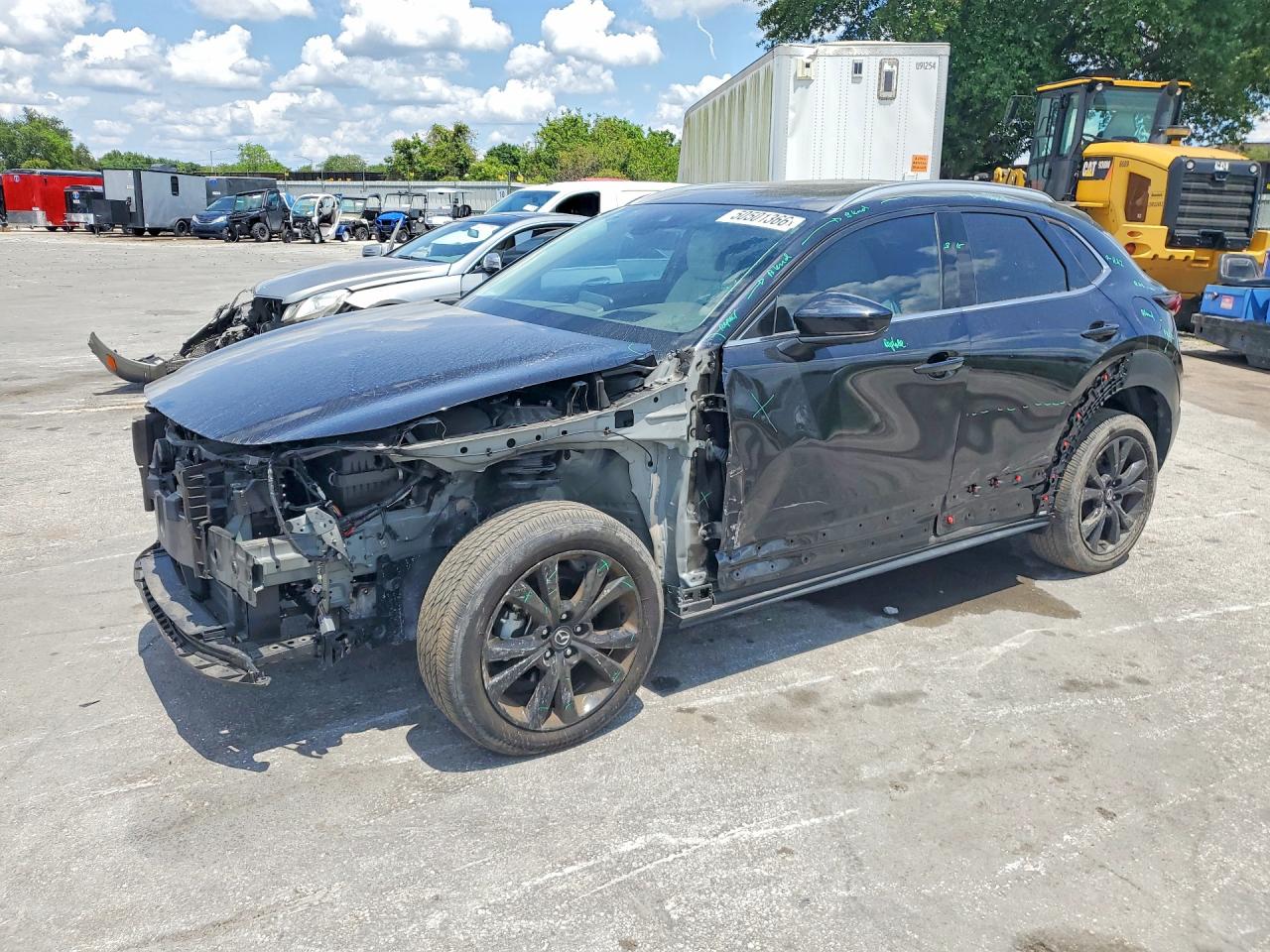 2022 Mazda CX-30 Premium Plus, VIN 3MVDMBEY0NM450251 — Front end
