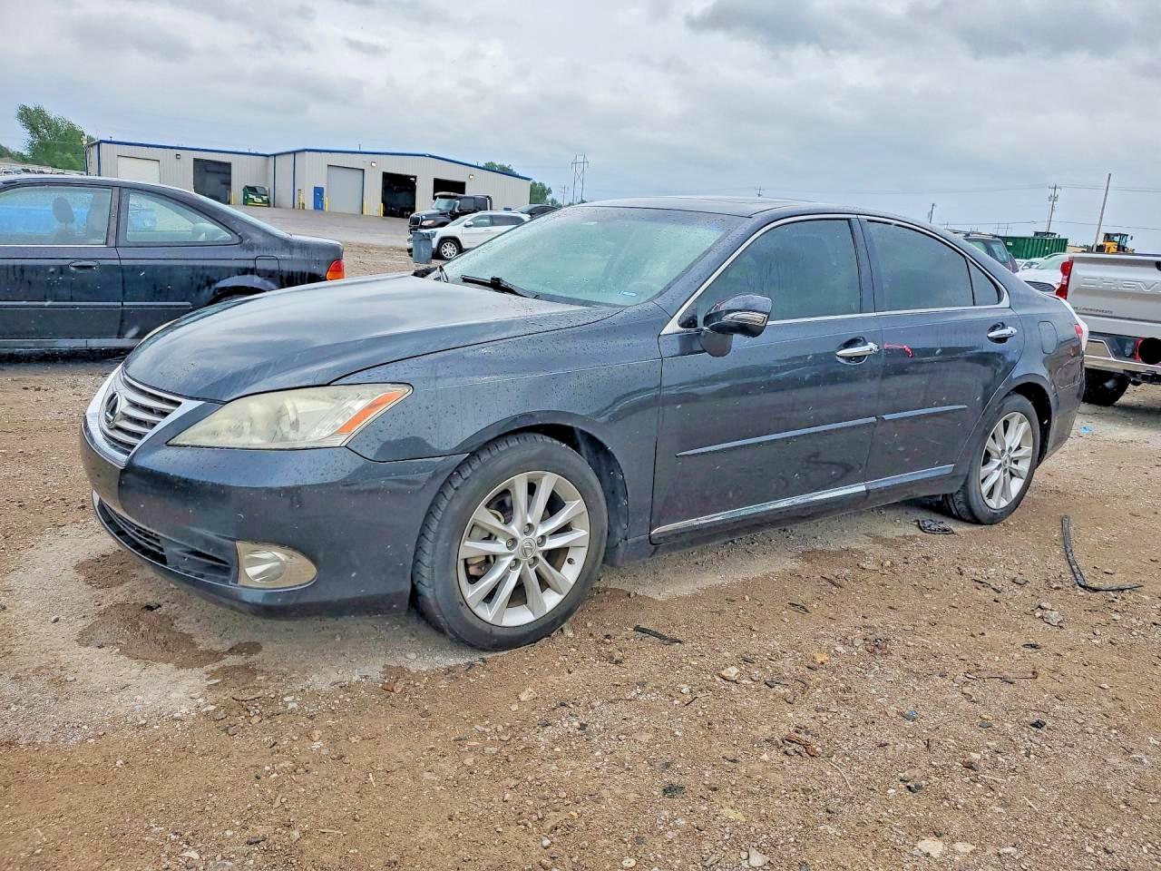 2010 Lexus ES 330, VIN JTHBK1EG4A2372735 — Бок