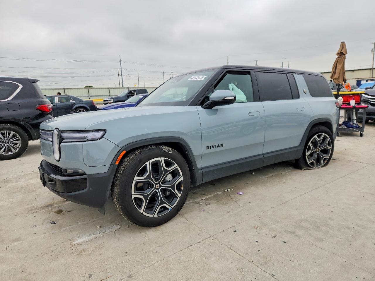 2026 Rivian R1S, VIN 7PDSGFBA6TN082331 — Front end