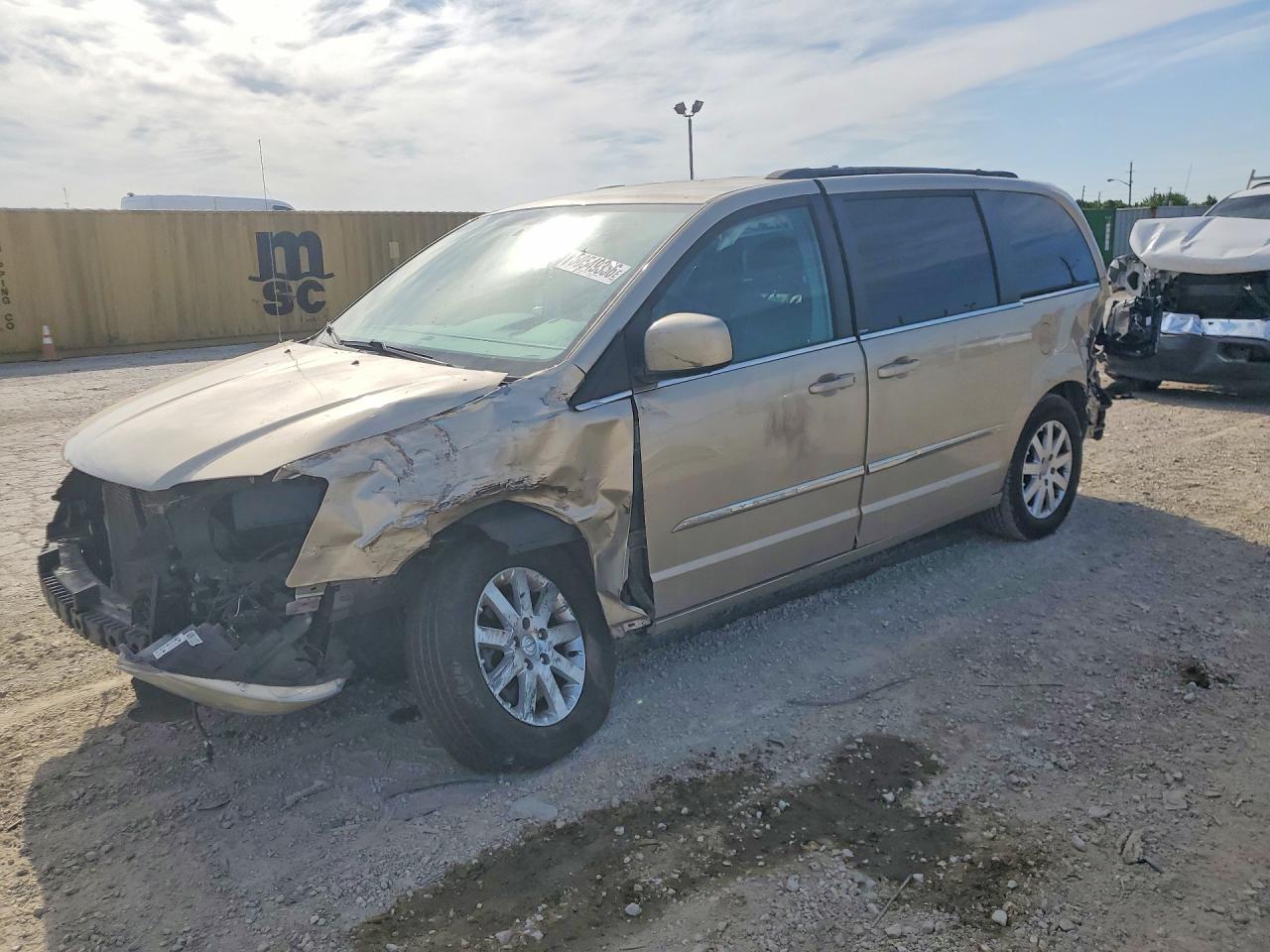 2014 Chrysler Town & Country Touring, VIN 2C4RC1BG6ER138895 — Front end