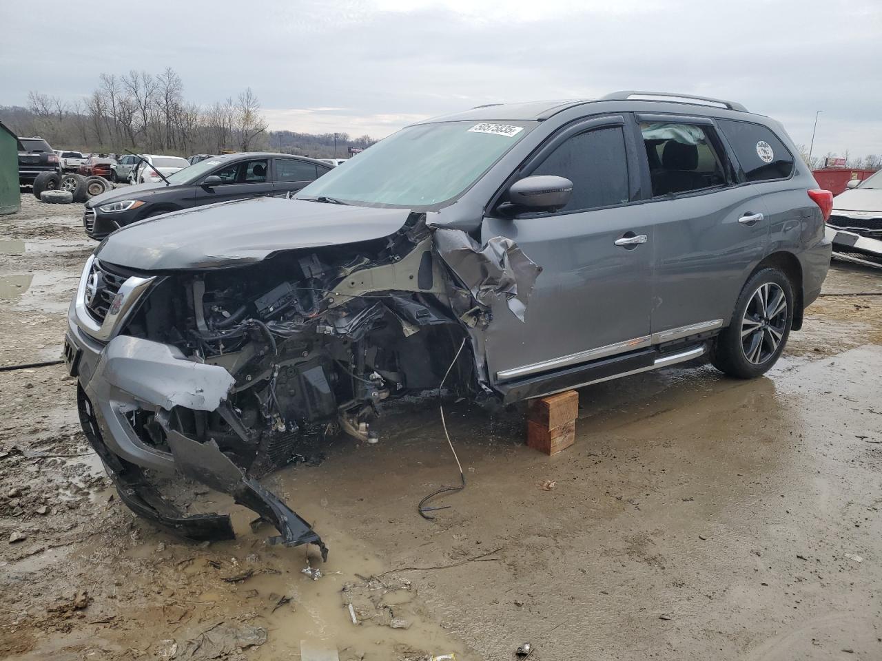 2020 Nissan Pathfinder Platinum, VIN 5N1DR2DM0LC634911 — Перед