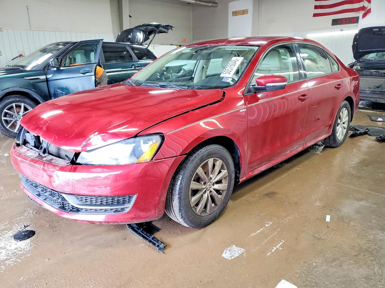 2015 Volkswagen Passat S, VIN 1VWAS7A39FC041506 — Front end