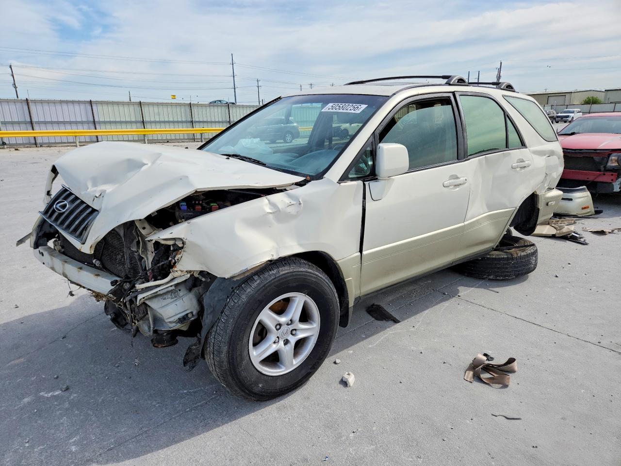 2000 Lexus RX 300, VIN JT6GF10U5Y0065225 — Front end