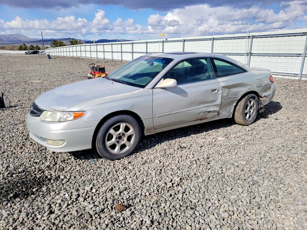 2000 Toyota Solara SLE, VIN 2T1CF28P7YC312004 — Side