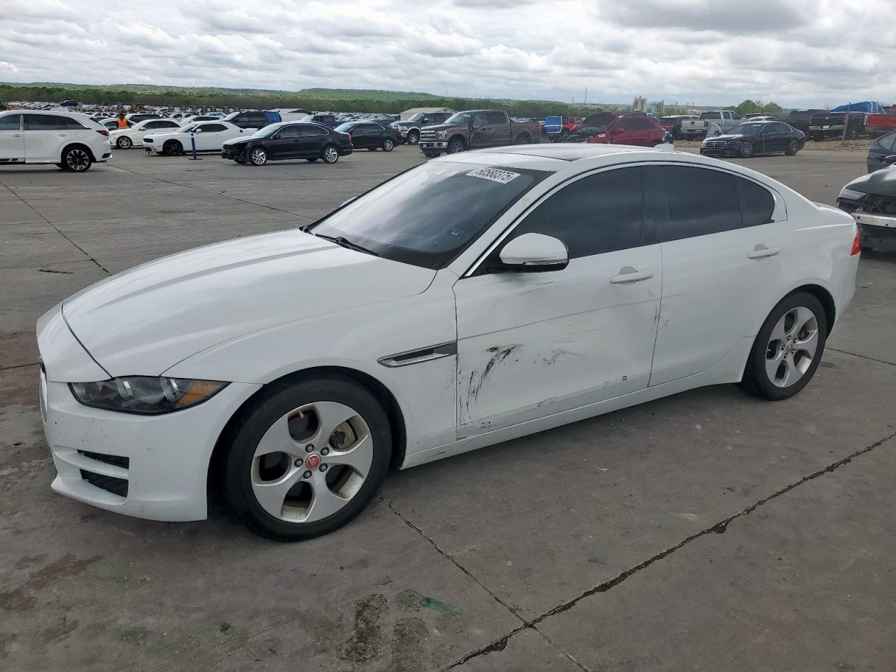 2018 Jaguar XE 25t, VIN SAJAR4FX4JCP31280 — Side