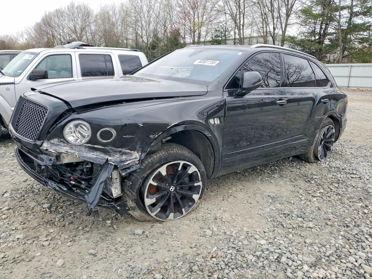 2017 Bentley Bentayga W12, VIN SJAAC2ZV7HC014561 — Front end