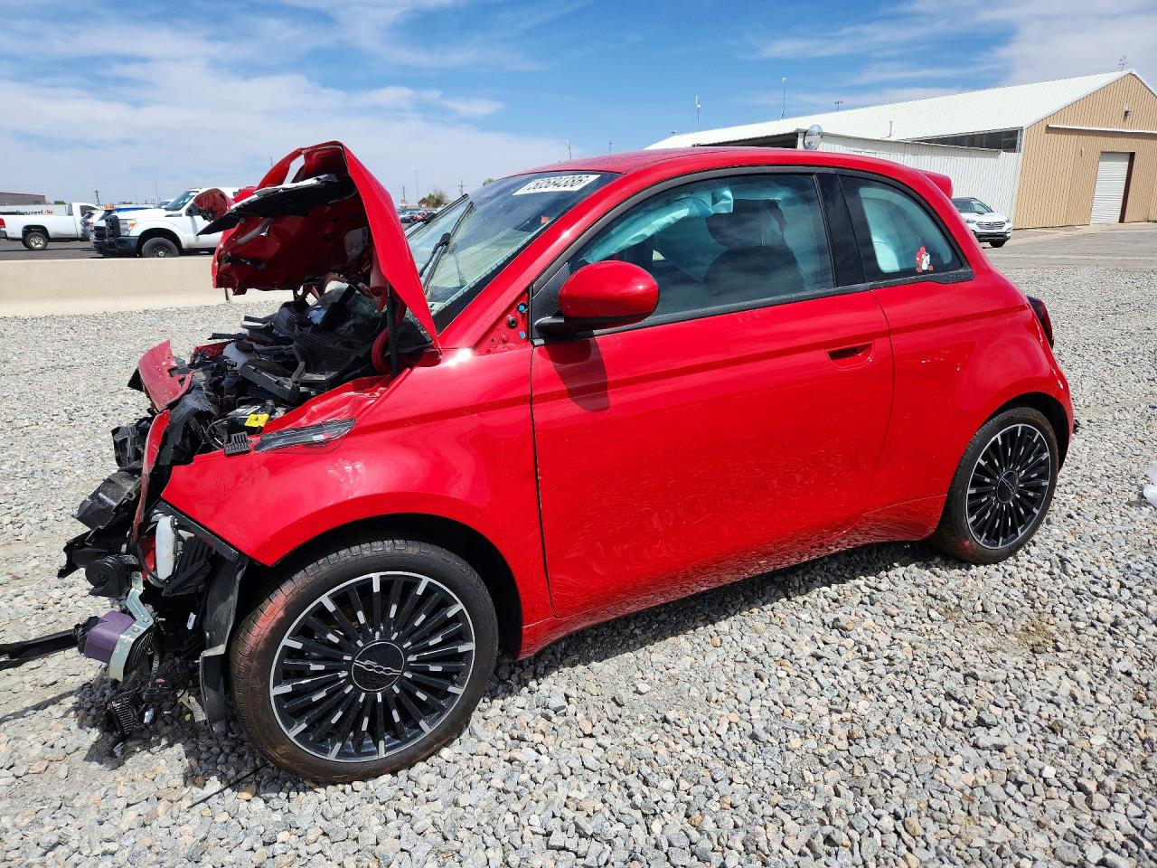 2024 FIAT 500e INSPI(RED), VIN ZFAFFAA41RX204057 — Front end