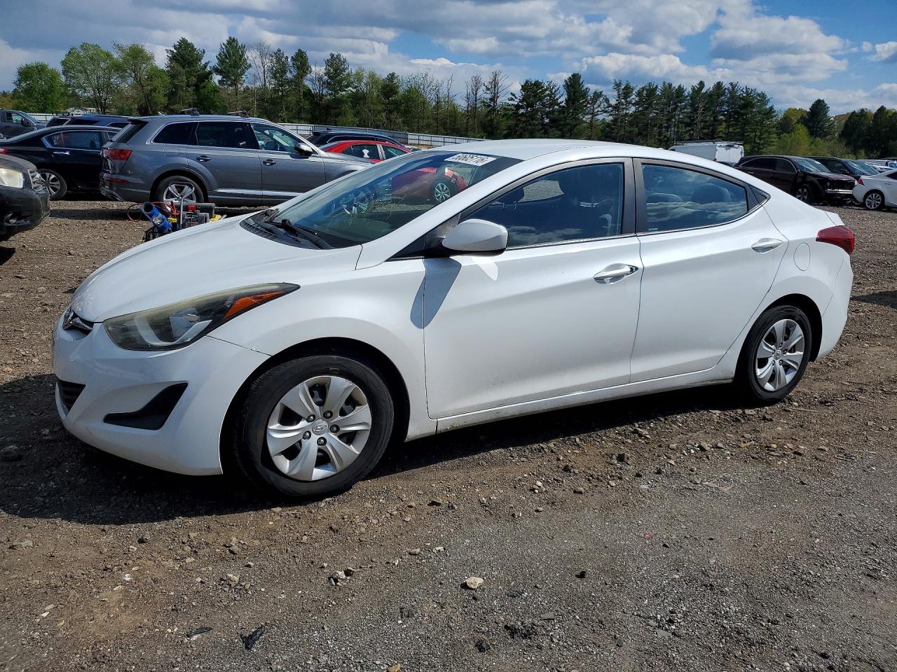2016 Hyundai Elantra Value Edition, VIN 5NPDH4AE2GH756454 — Side