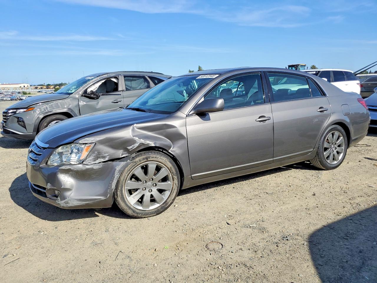 2006 Toyota Avalon Limited, VIN 4T1BK36B36U104850 — Front end