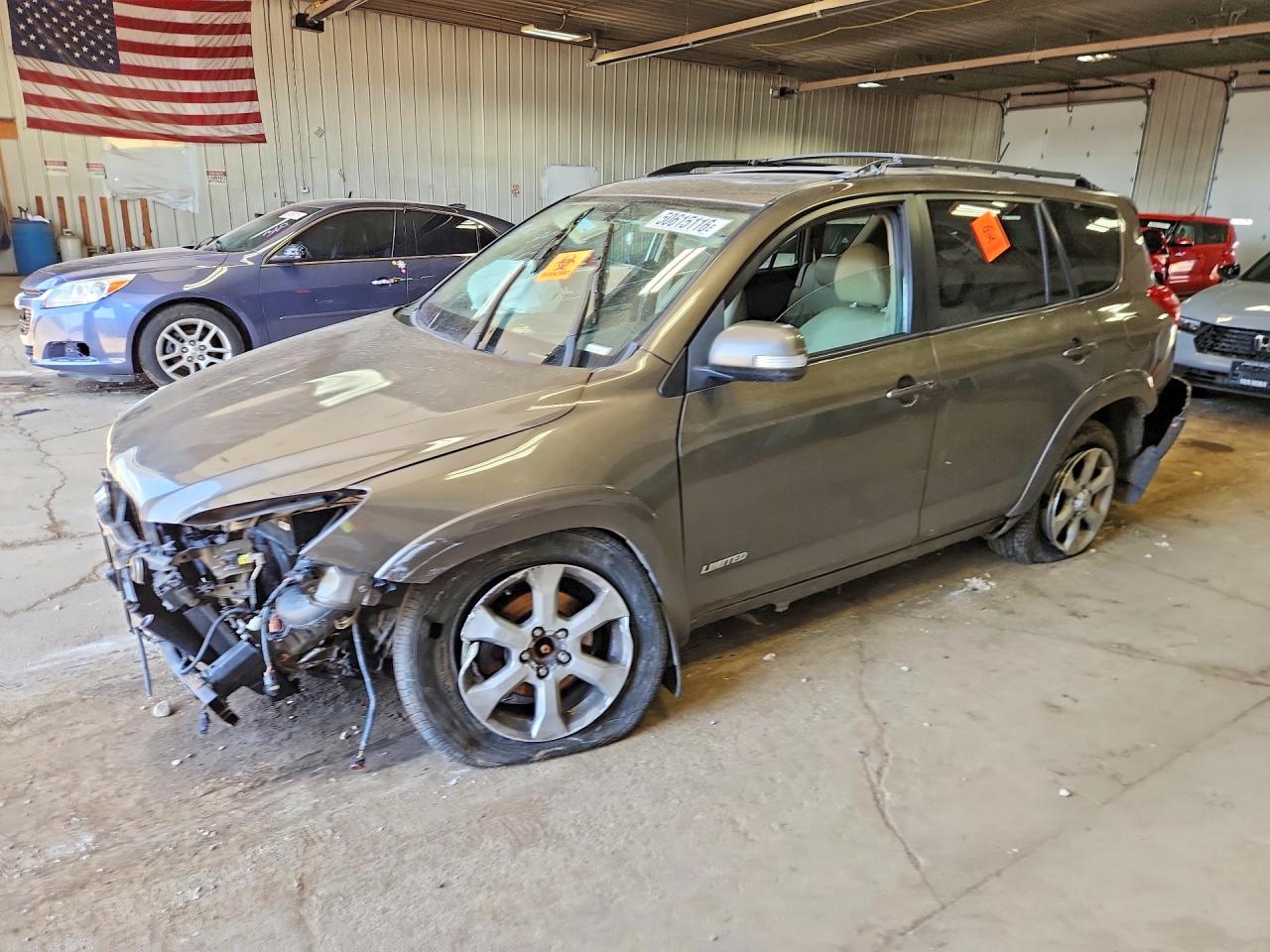 2009 Toyota RAV4 Limited, VIN 2T3BK31V19W013461 — Front end
