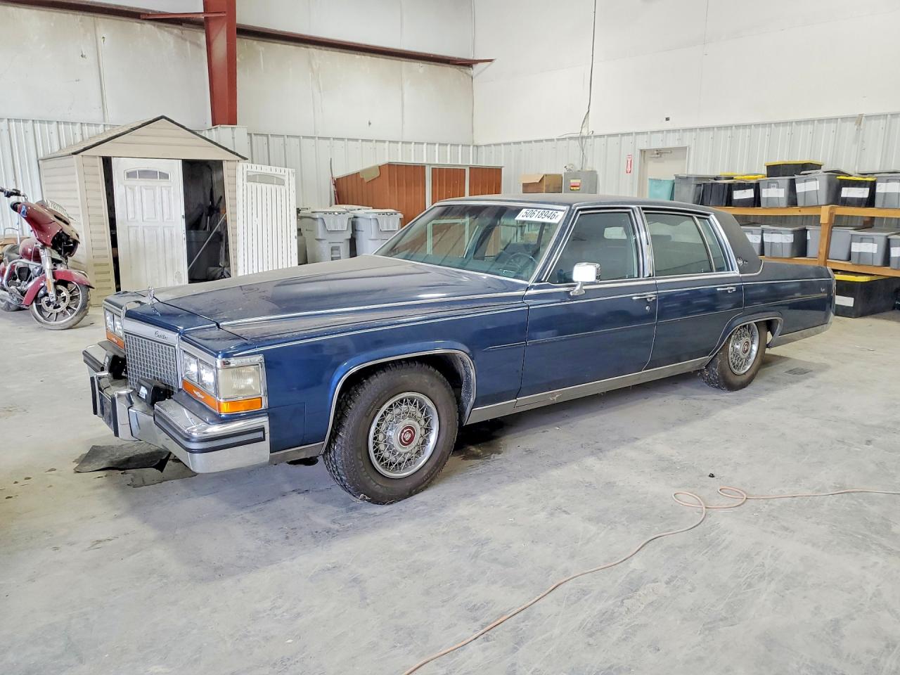 1988 Cadillac Brougham, VIN 1G6DW51Y4J9730057 — Перед