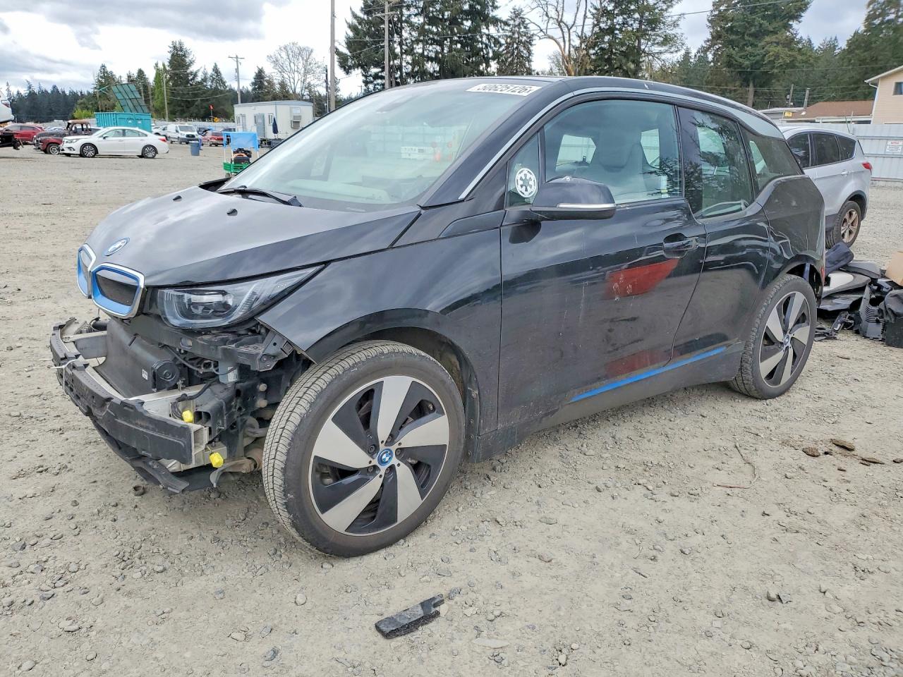 2018 BMW i3, VIN WBY7Z4C54JVD95471 — Бок